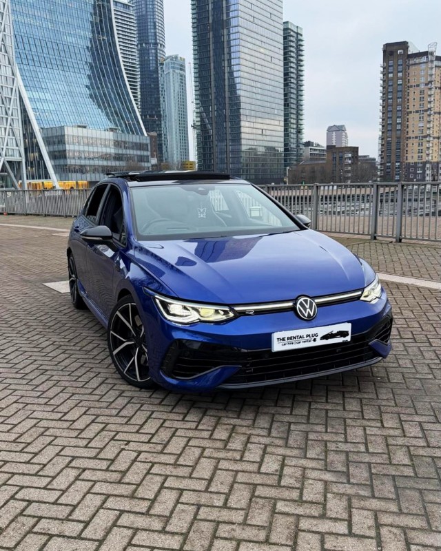 Golf R Mk8 Lapiz Blue — ¾ front